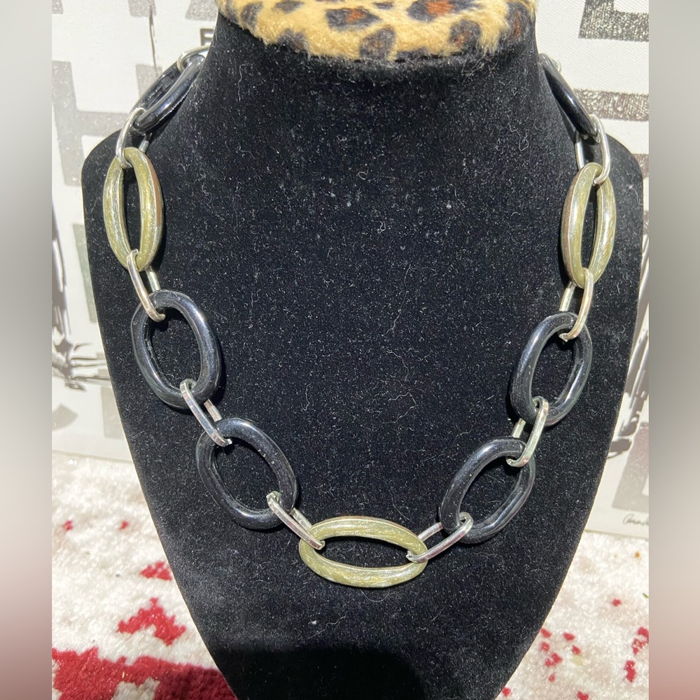 Chunky Geometric Oval Chain Link Necklace Matte Black Sage Green